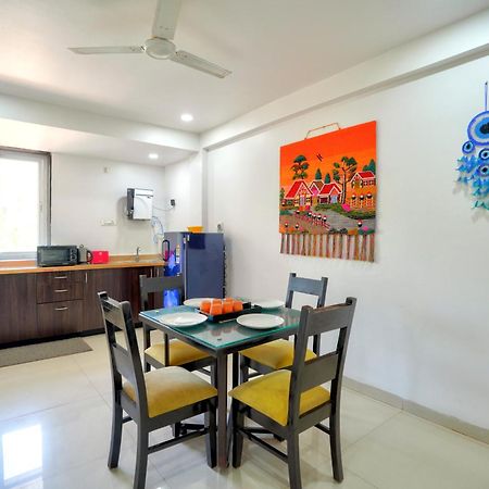 Luxurious Nirvana Apartments ヴァガトール エクステリア 写真