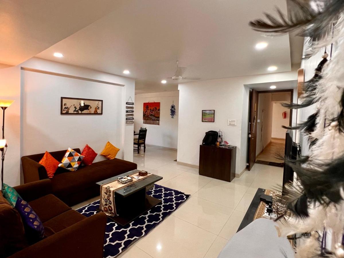 Luxurious Nirvana Apartments ヴァガトール エクステリア 写真