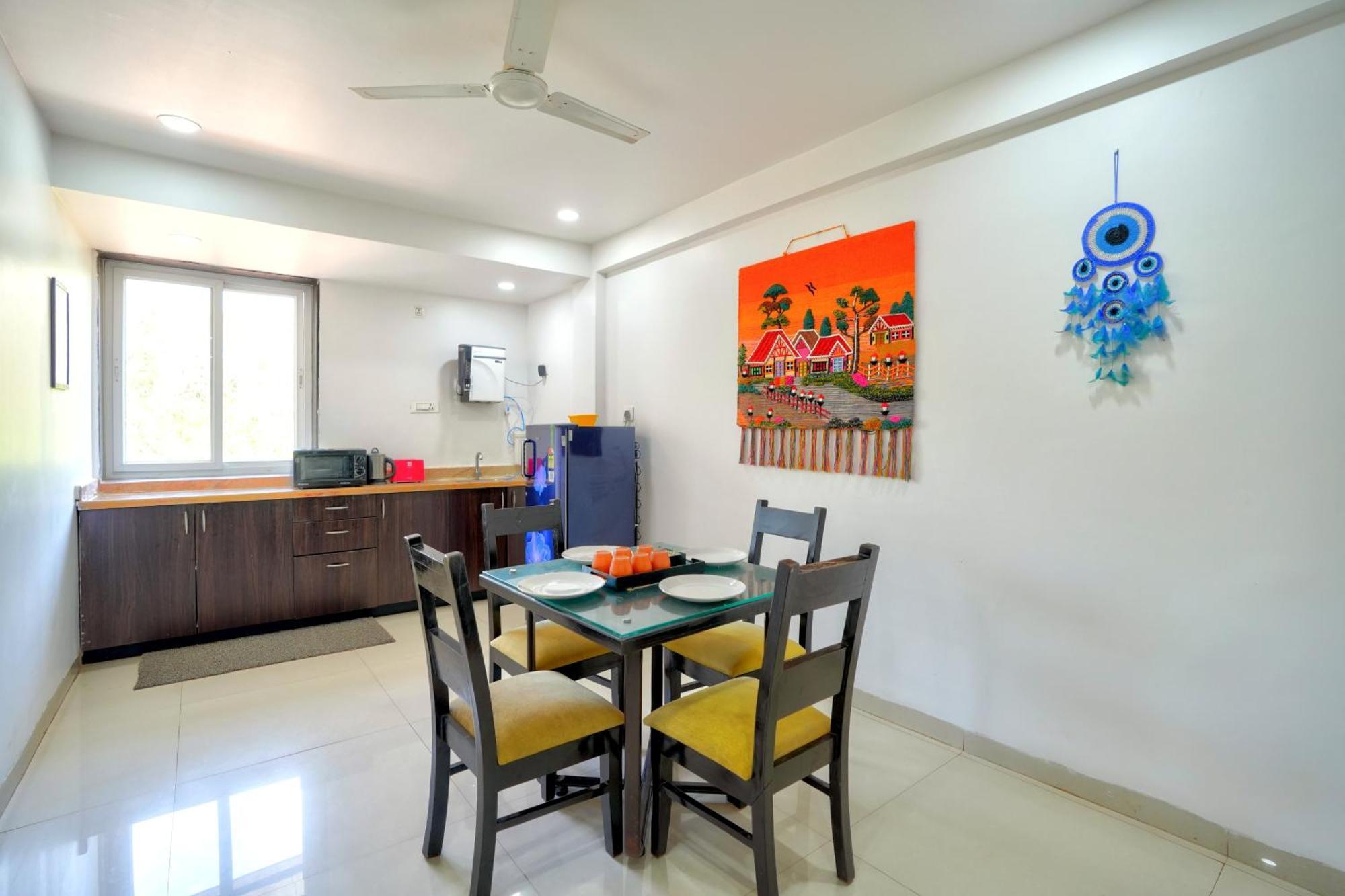 Luxurious Nirvana Apartments ヴァガトール エクステリア 写真