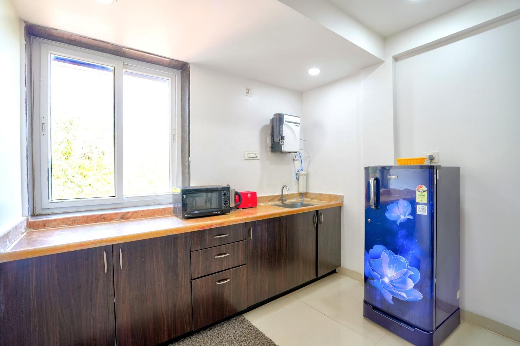 Luxurious Nirvana Apartments ヴァガトール エクステリア 写真
